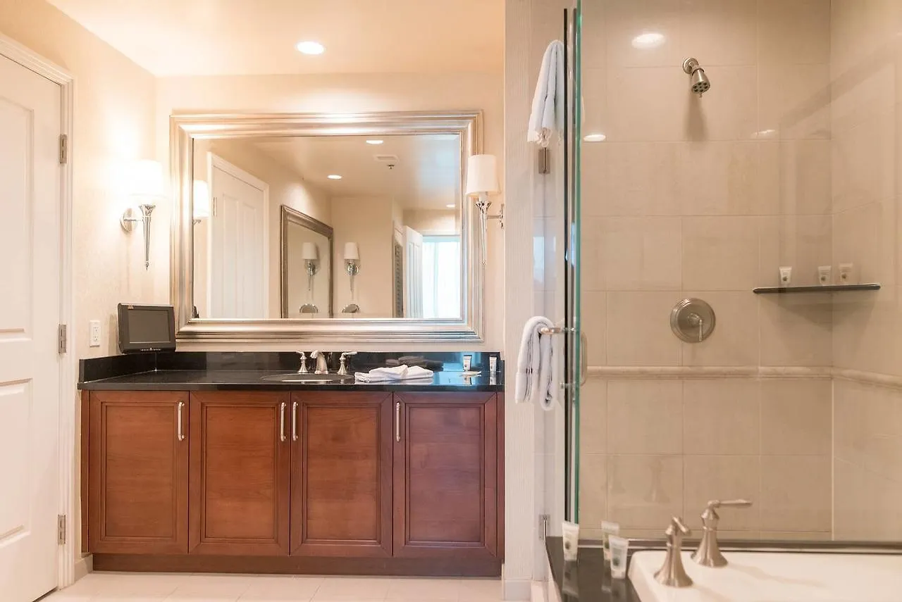 True 1Br Balcony Suite With Strip View At Mgm Signature Las Vegas